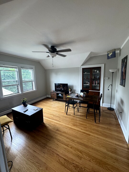 12 Court Park, Unit 3 in West Hartford, CT - Building Photo