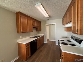 2536 Clovis Rd SW in Huntsville, AL - Building Photo - Building Photo