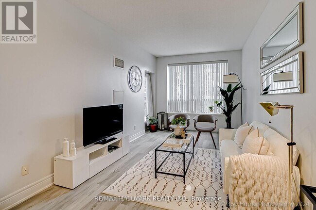 62-162 Suncrest Blvd in Markham, ON - Building Photo - Building Photo