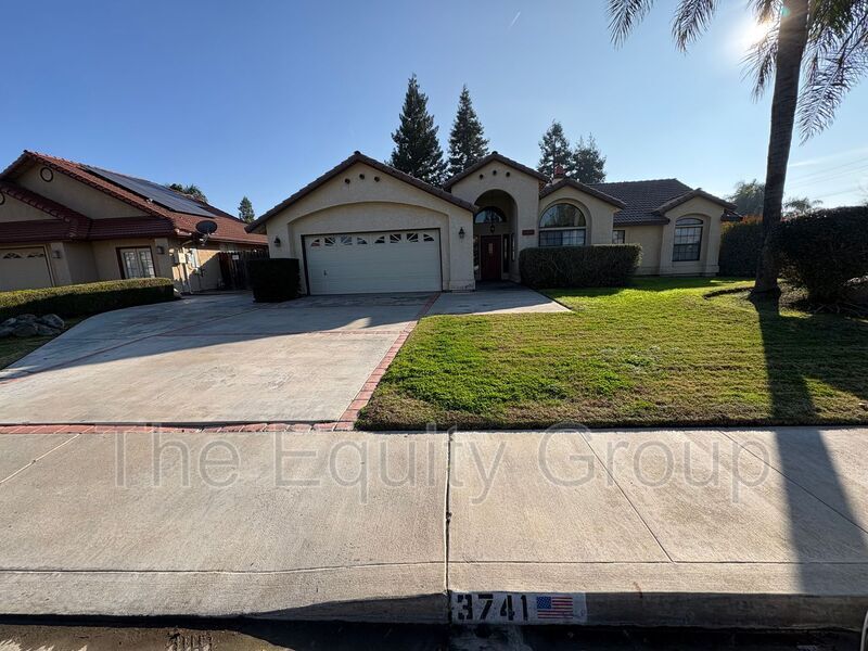 3741 E Feemster Ave in Visalia, CA - Building Photo