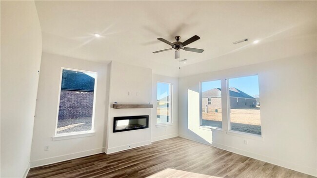 458 W Taverner Xing in Farmington, AR - Building Photo - Building Photo