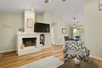 529 Pointe S Dr in Savannah, GA - Foto de edificio - Building Photo