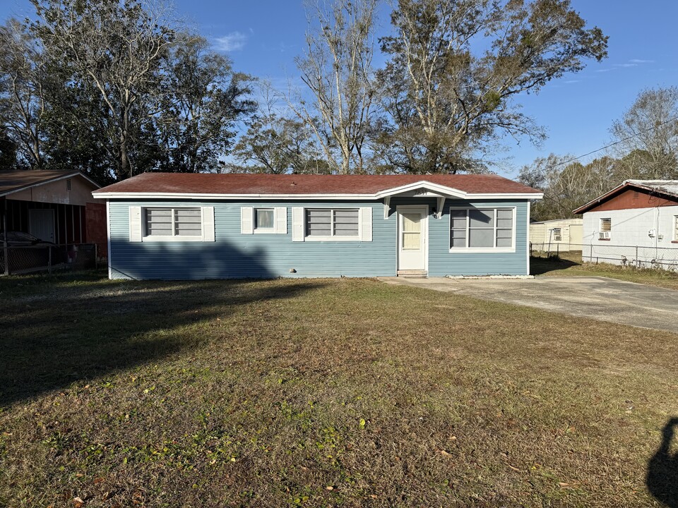 7831 Castlegate Dr in Pensacola, FL - Building Photo