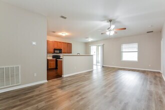418 Hammerstone Ave in Haines City, FL - Building Photo - Building Photo