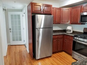 16 Notre Dame St, Unit 4 in Boston, MA - Foto de edificio - Building Photo