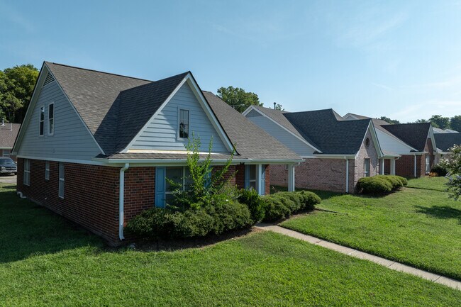 Askew Place in Memphis, TN - Building Photo - Building Photo