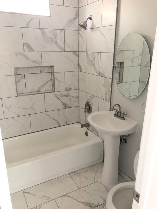 11818 Main St in Los Angeles, CA - Building Photo