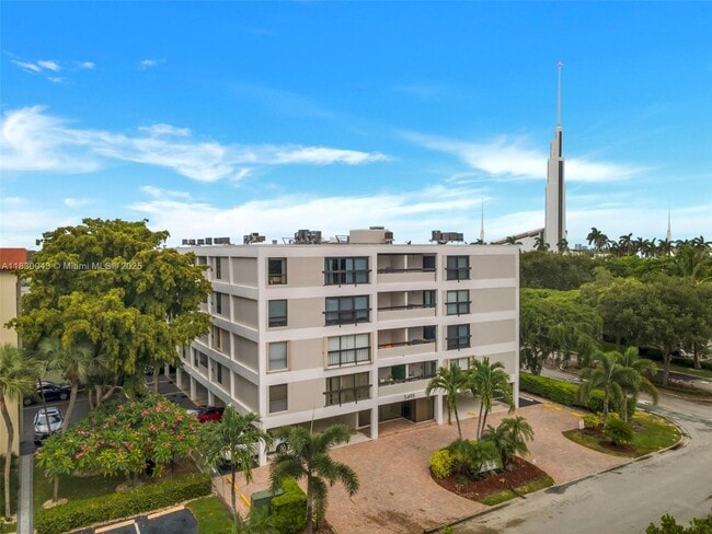 5495 NE 25th Ave in Fort Lauderdale, FL - Building Photo - Building Photo