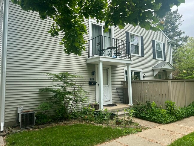 property at 2633 Fenwick Ct