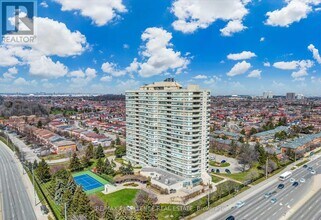 700-700 Constellation Dr in Mississauga, ON - Building Photo - Building Photo