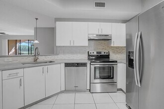 401 SW 158th Ter, Unit 105 in Pembroke Pines, FL - Building Photo - Building Photo