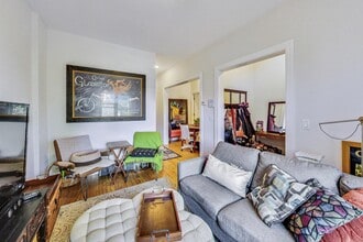 2700 N Artesian Ave, Unit 1 in Chicago, IL - Foto de edificio - Building Photo