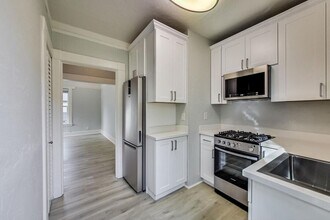 159 Emerson St in Palo Alto, CA - Building Photo - Building Photo