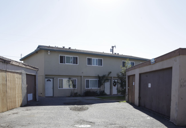 1062-1068 Cypress St in Placentia, CA - Foto de edificio - Building Photo