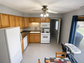 2013 9th St Pl in Coralville, IA - Building Photo - Building Photo