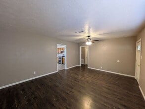 707 S 13th St in Nederland, TX - Building Photo - Building Photo