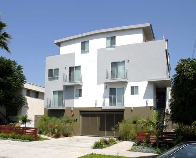 Clarington Apartments in Los Angeles, CA - Building Photo - Building Photo