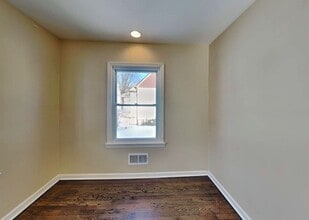 1222 S 4th St in Aurora, IL - Building Photo - Building Photo