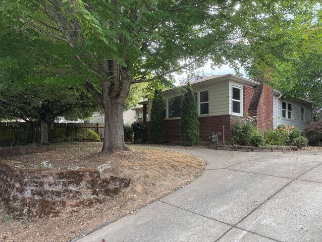 property at 8164 SE 52nd Ave