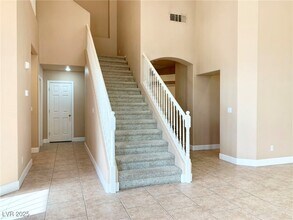 1917 Sierra Oaks Ln in Las Vegas, NV - Building Photo - Building Photo
