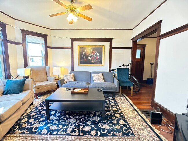 31 Turner St, Unit 2 in Boston, MA - Building Photo - Building Photo