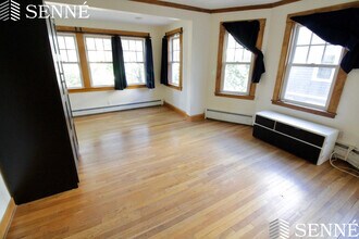 8 Adams Ter, Unit a in Cambridge, MA - Building Photo - Building Photo