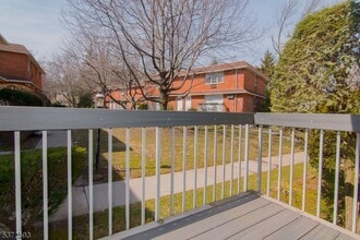 39 Harrison Ave in Montclair, NJ - Building Photo - Building Photo