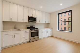 305 W 112th St, Unit 7D in New York, NY - Building Photo - Building Photo
