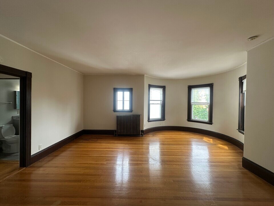 72 Thurston St, Unit 2 in Somerville, MA - Building Photo