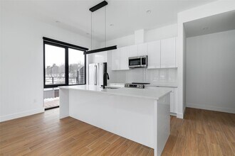 300 Arno Dr in Beacon, NY - Building Photo - Building Photo