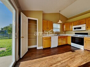 7184 Franklin Madison Rd in Franklin, OH - Building Photo - Building Photo