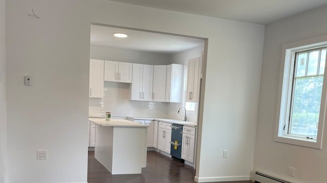 31 Carmel St, Unit 1 in New Haven, CT - Foto de edificio - Building Photo