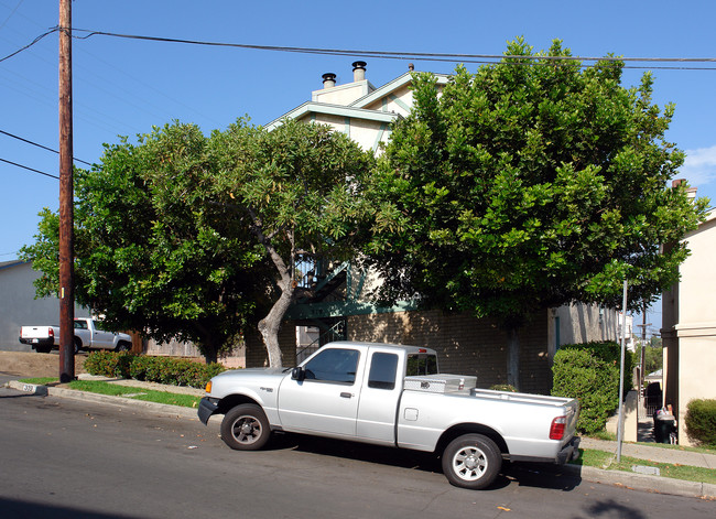 319 Sierra St in El Segundo, CA - Foto de edificio - Building Photo