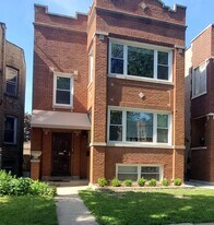 4138 W Barry Ave in Chicago, IL - Building Photo