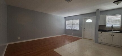5240 NE 14th Way in Fort Lauderdale, FL - Building Photo - Building Photo