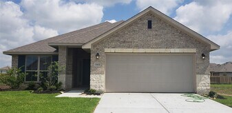 5315 New Iberia Ln in Dickinson, TX - Building Photo