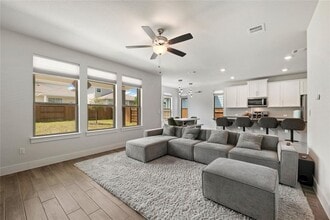 8609 Cottage Rose Dr in Austin, TX - Building Photo - Building Photo