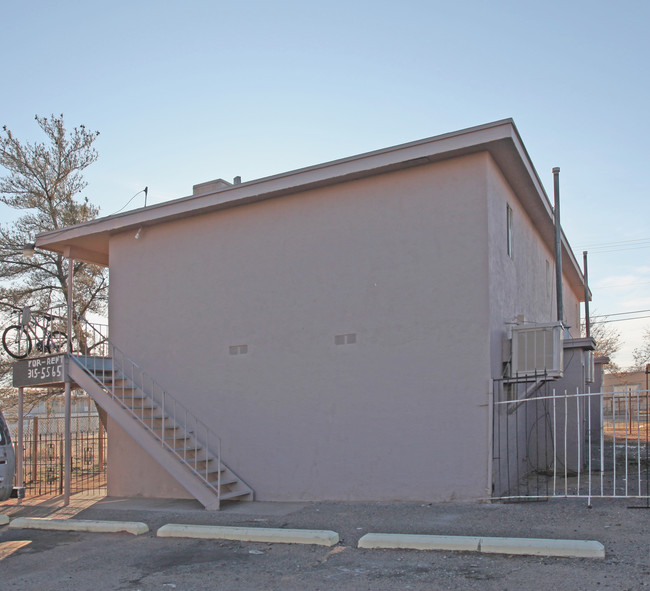 308 Dallas St NE in Albuquerque, NM - Building Photo - Building Photo