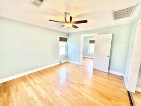 1505 Avenue L in Galveston, TX - Building Photo