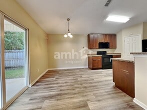 1861 McGirts Point Blvd in Jacksonville, FL - Foto de edificio - Building Photo