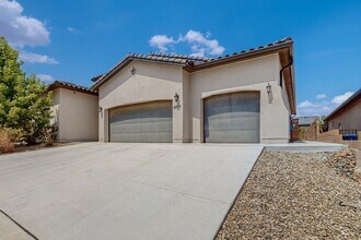 6011 Buckthorn Ave NW in Albuquerque, NM - Building Photo - Building Photo
