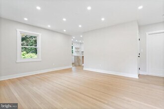 3 Knox Pl in Silver Spring, MD - Building Photo - Building Photo