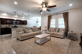 525 Cottonview Dr in Waxahachie, TX - Building Photo - Building Photo