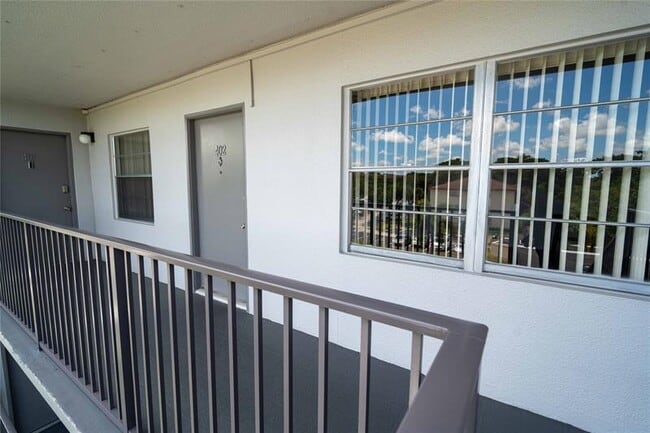 300 SW 134th Way in Pembroke Pines, FL - Building Photo - Building Photo
