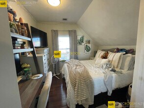 130 Brooks St, Unit #3 in Boston, MA - Foto de edificio - Building Photo