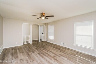 501 Candlelight Ln in Louisville, KY - Building Photo - Building Photo
