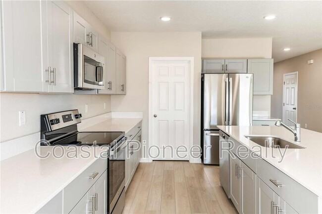 12831 Canter Call Rd in Lithia, FL - Building Photo - Building Photo