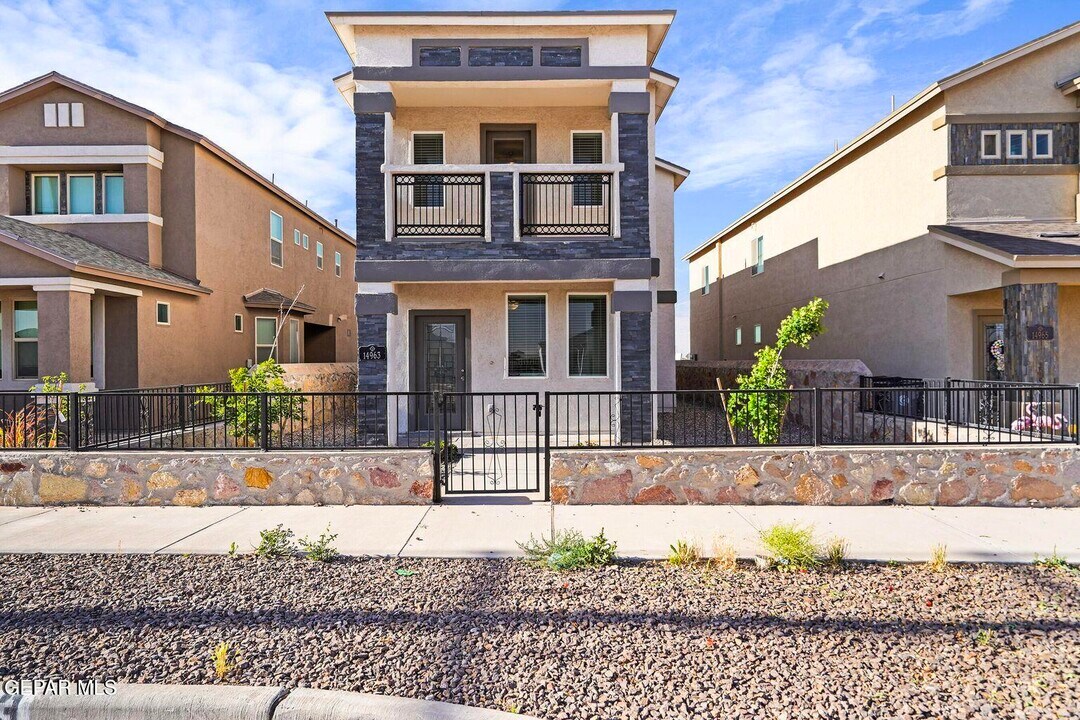 14963 Pebble Hills Blvd in El Paso, TX - Building Photo