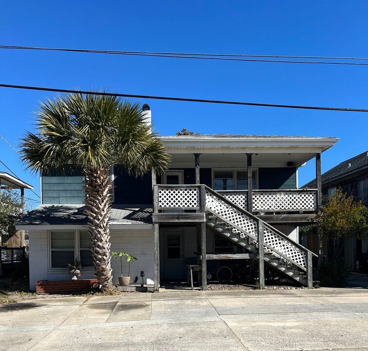 4 W Greensboro St in Wrightsville Beach, NC - Building Photo