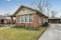 2616 Oakcliff St photo'